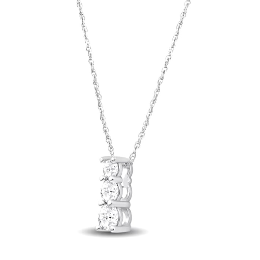 Elegant Silver Pendant Necklace